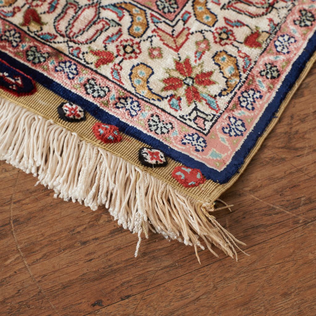 工房銘入り シルク製 ペルシャ絨毯