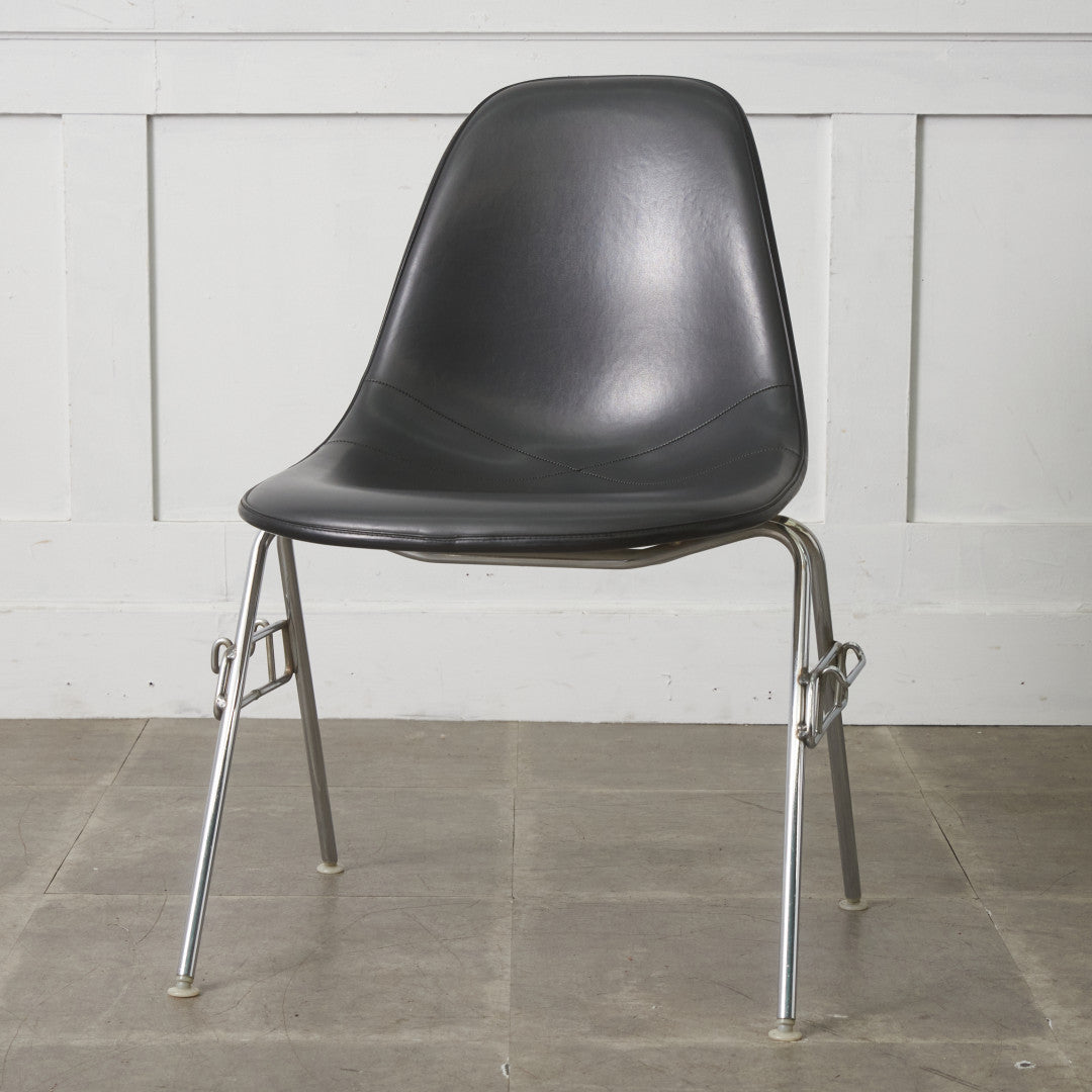 サイドシェルチェア スタッキングベース