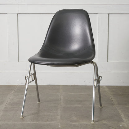 サイドシェルチェア スタッキングベース