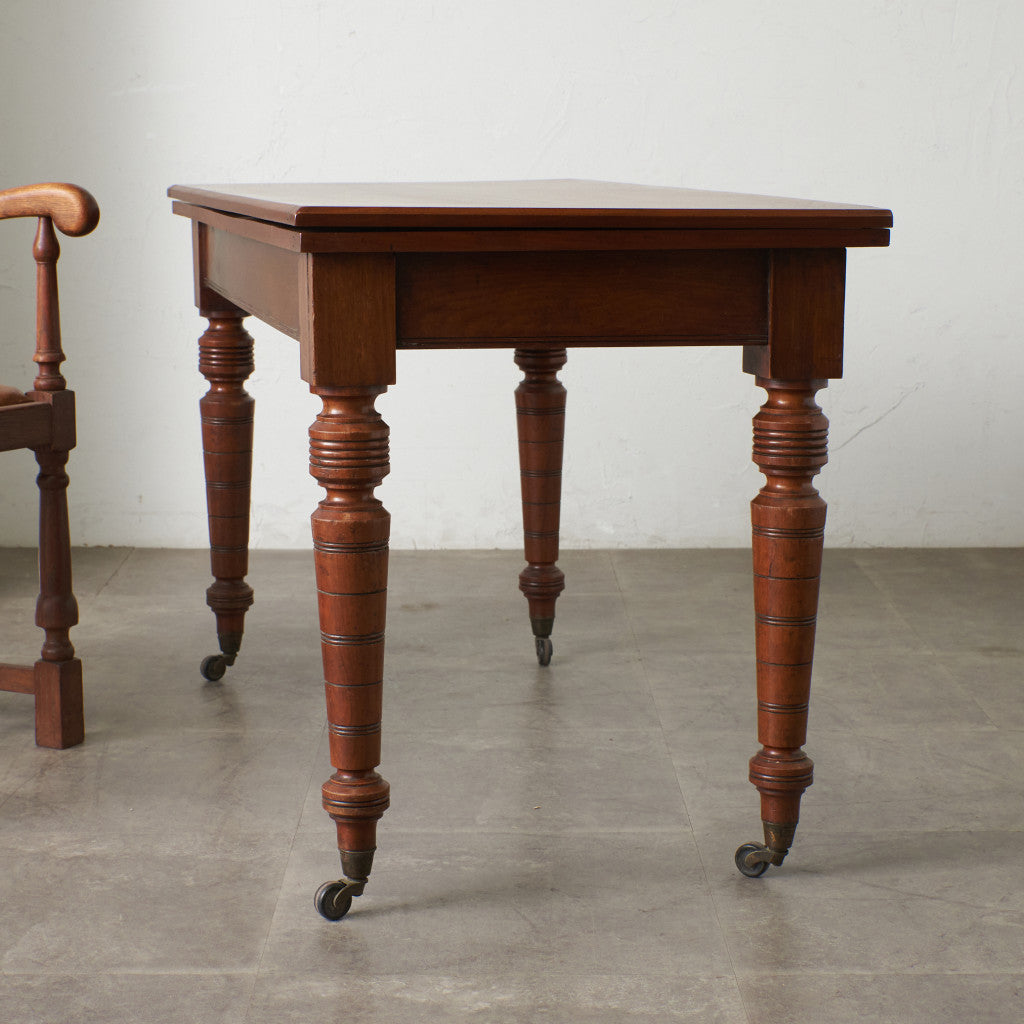 英国アンティーク ゲームテーブル