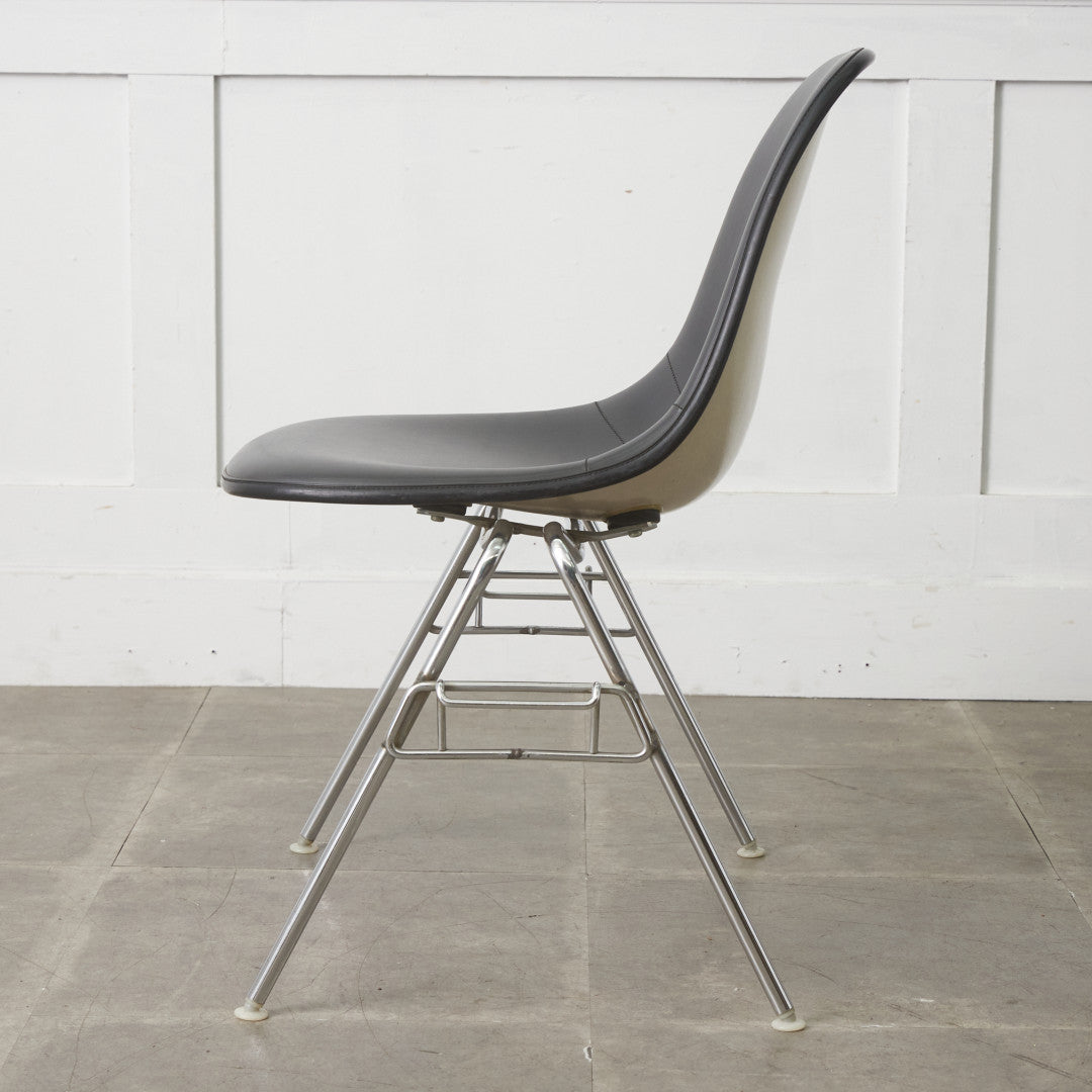 サイドシェルチェア スタッキングベース