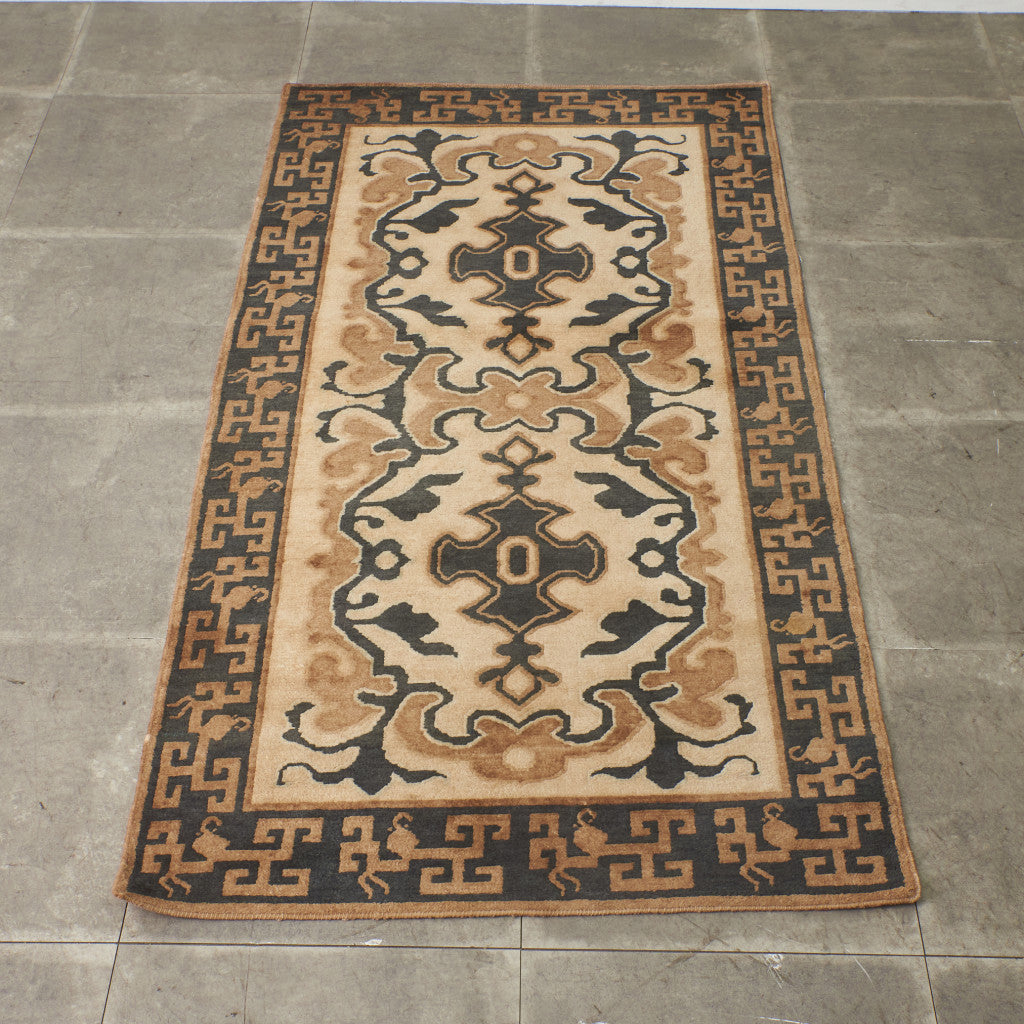 十字唐草 手織り 絨毯