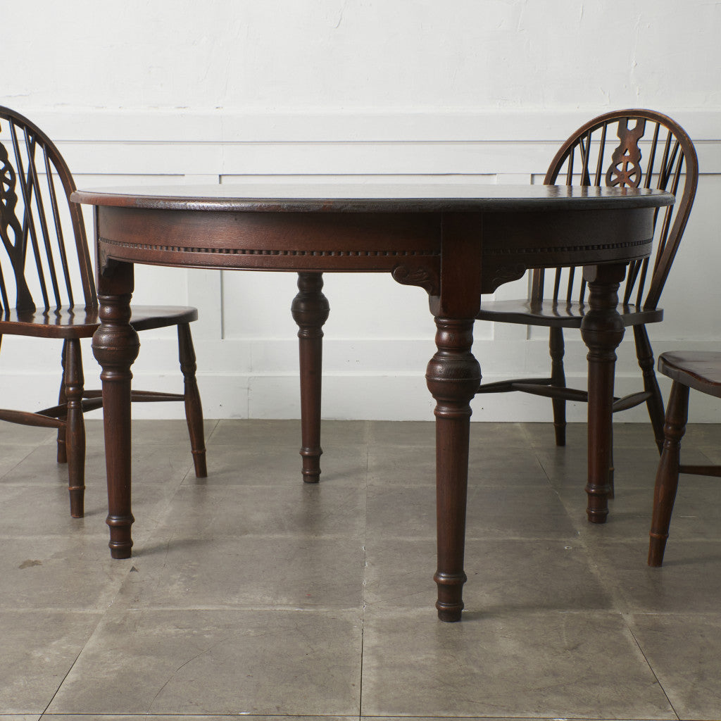 西洋クラシック ラウンドダイニングテーブル