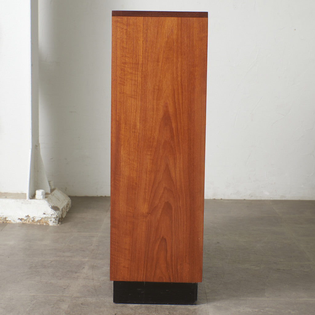 英国ヴィンテージ ナローガラスキャビネット