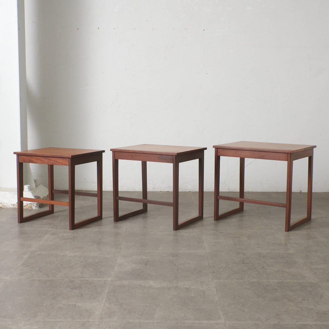 英国ヴィンテージ ネストテーブル – rocca rocca