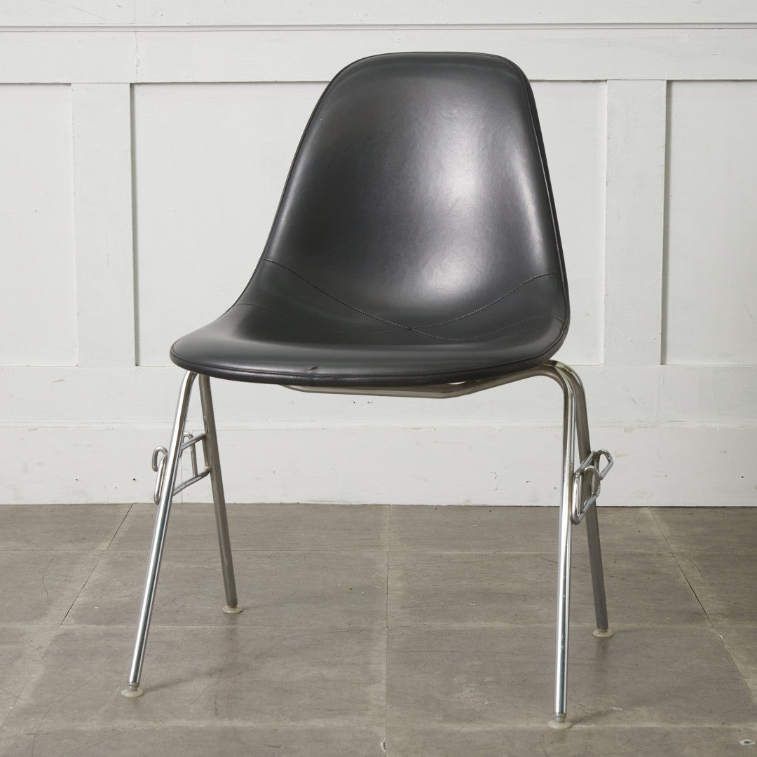 サイドシェルチェア スタッキングベース