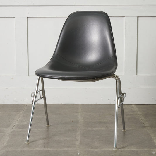 サイドシェルチェア スタッキングベース