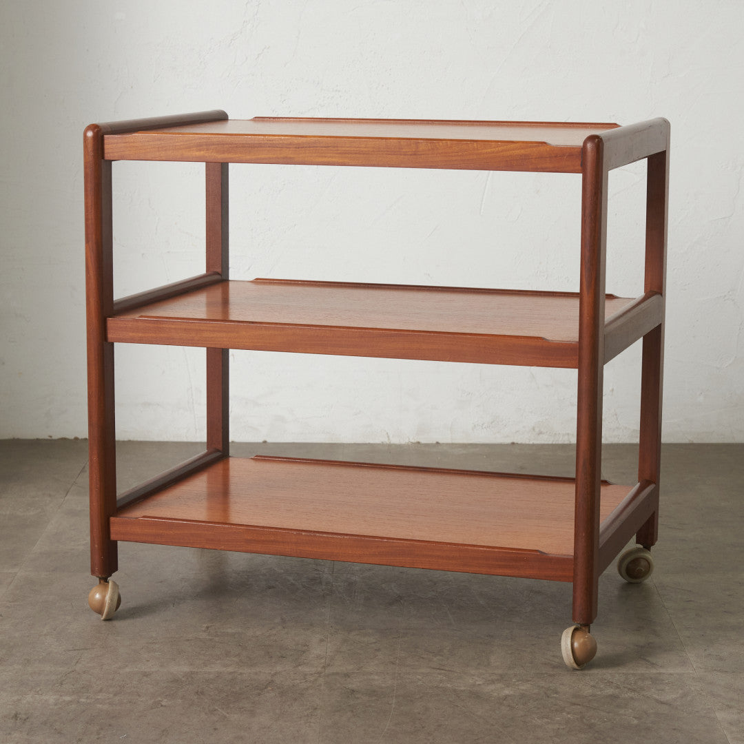 昭和レトロ！ヴィンテージ！ラタン　キャビネット　チェスト　サイドボード　飾り棚 昭和レトロ！ヴィンテージ！ラタンキャビネットチェストサイド