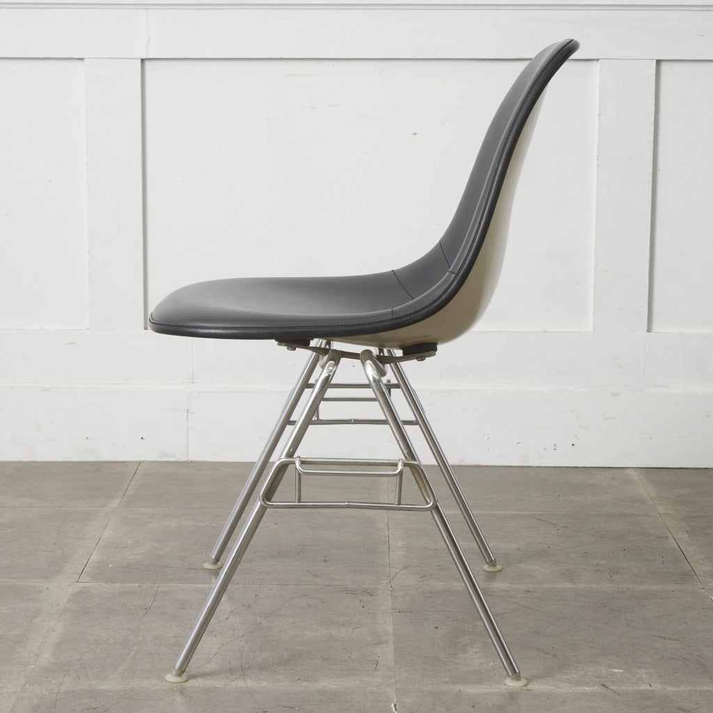 サイドシェルチェア スタッキングベース