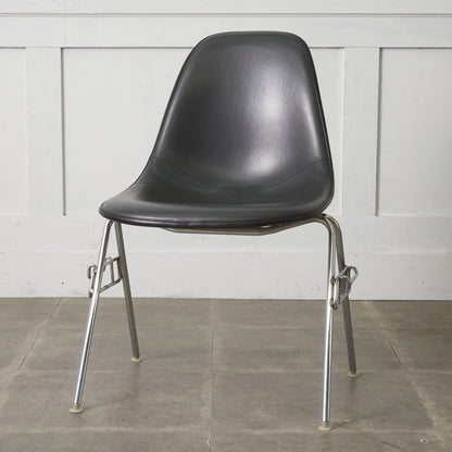 サイドシェルチェア スタッキングベース