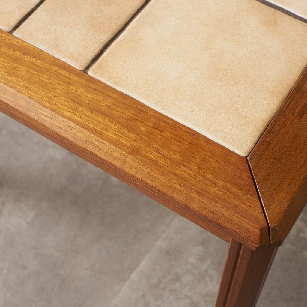 デンマーク製 タイルトップ ネストテーブル