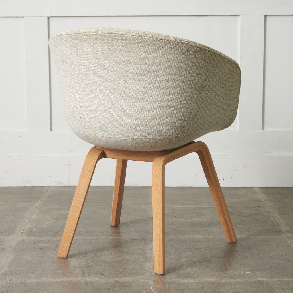 ABOUT A CHAIR アバウト ア チェア