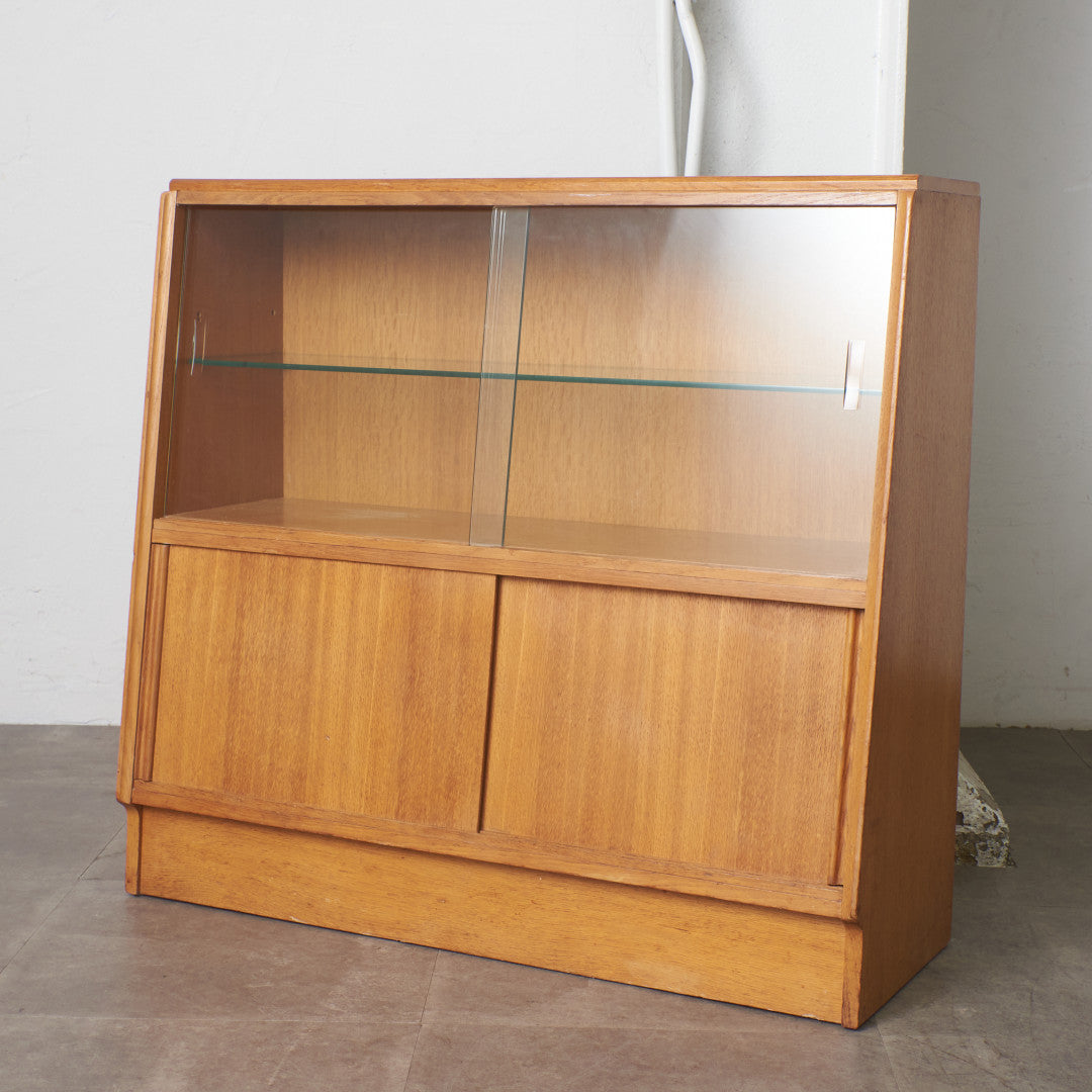 Brandon ガラスキャビネット