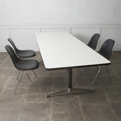 イームズ コントラクトベース ミーティングテーブル