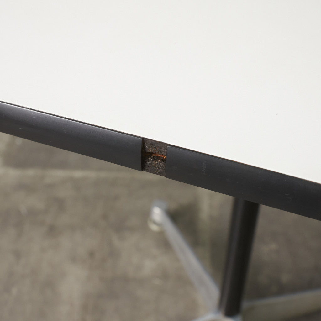 イームズ コントラクトベース テーブル