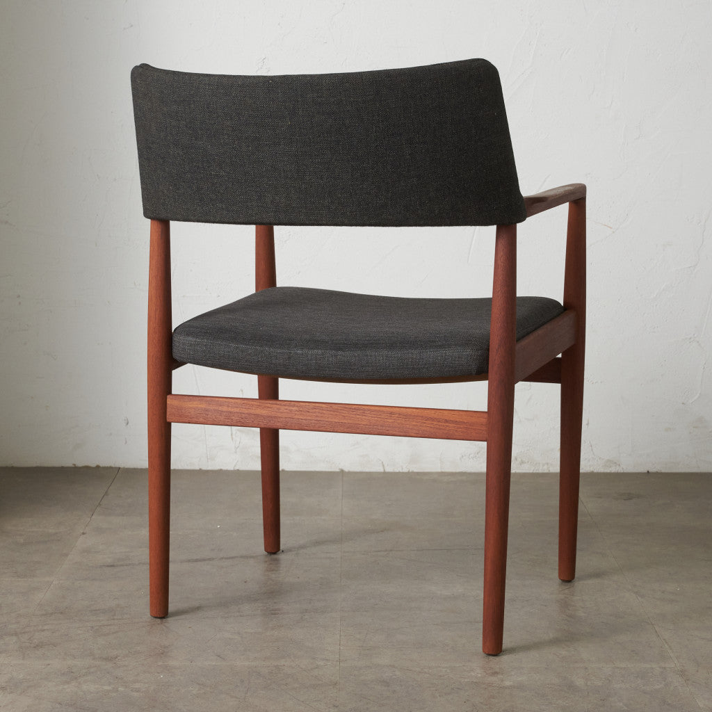 デンマークヴィンテージ アームチェア / 張替済｜Soro Stolefabrik