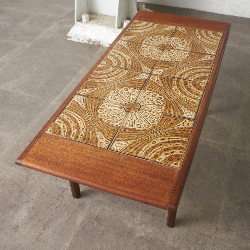 ヴィンテージ タイルトップ コーヒーテーブル｜rocca rocca