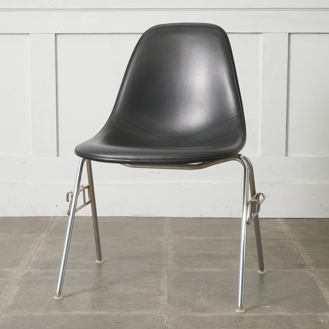 サイドシェルチェア スタッキングベース