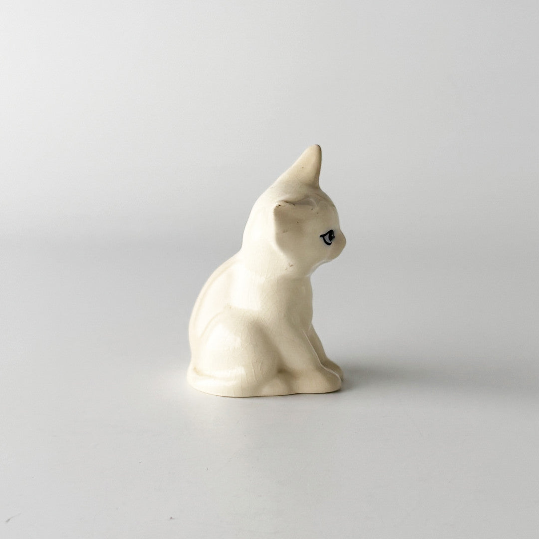 ヴィンテージ 白猫 フィギュリン