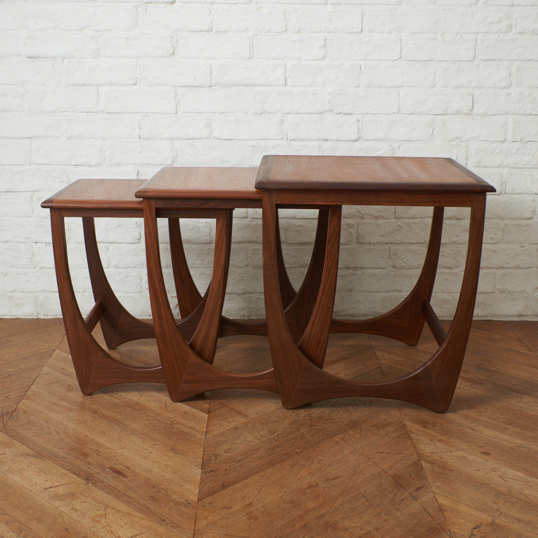 Astro ネストテーブル