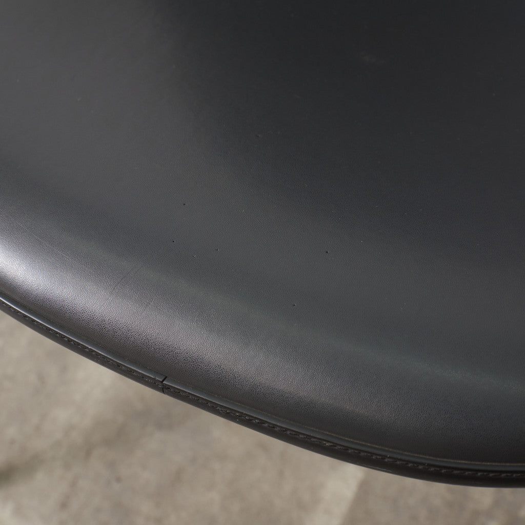 サイドシェルチェア スタッキングベース