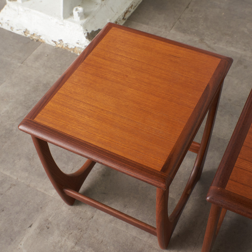 Astro セラミックタイルトップ ネストテーブル