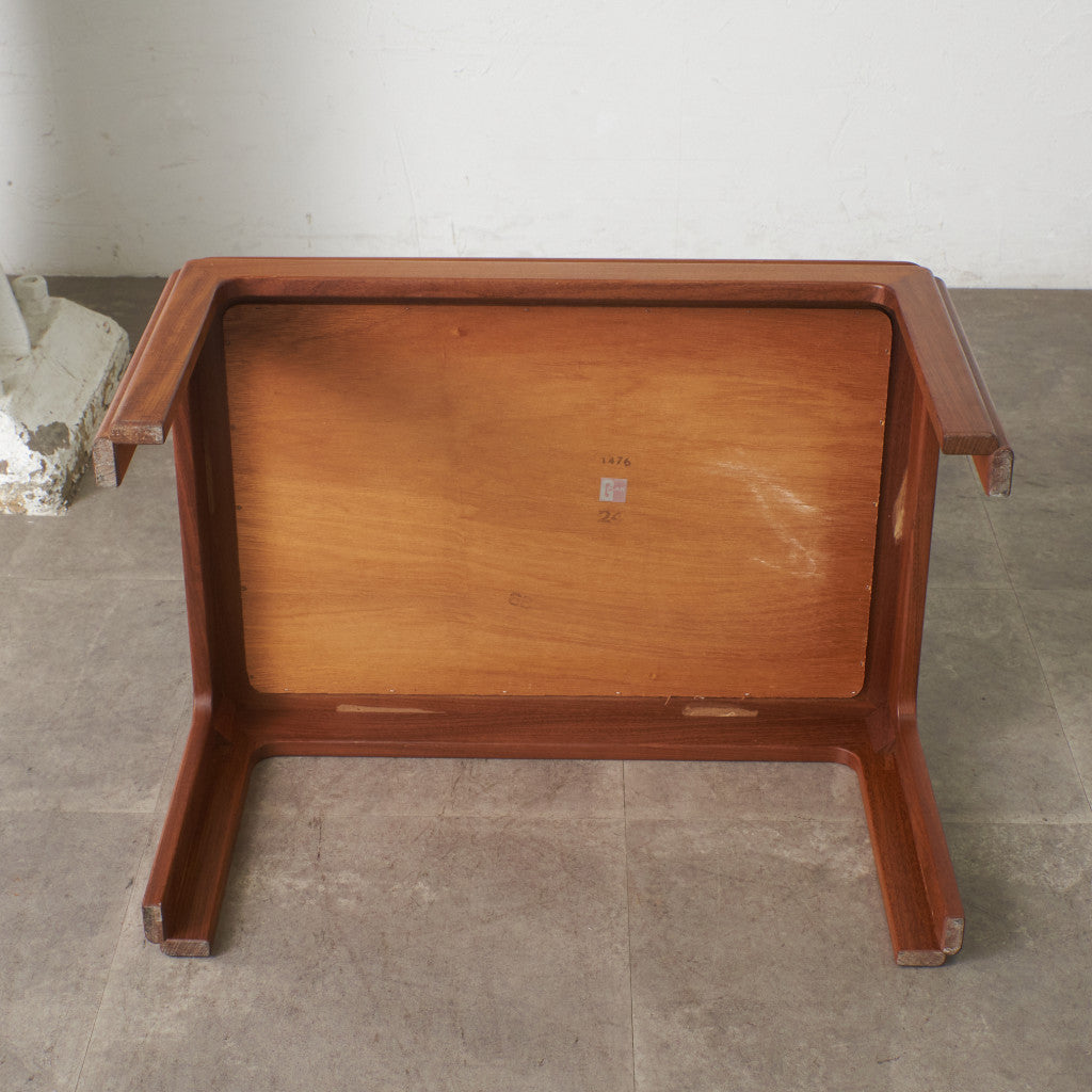 タイルトップ コーヒーテーブル