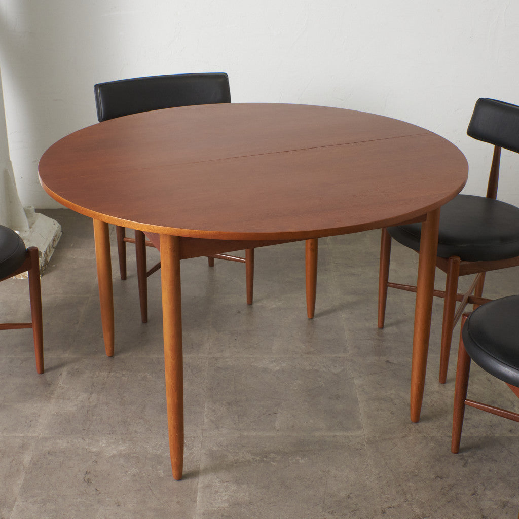 英国ヴィンテージ ラウンドダイニングテーブル