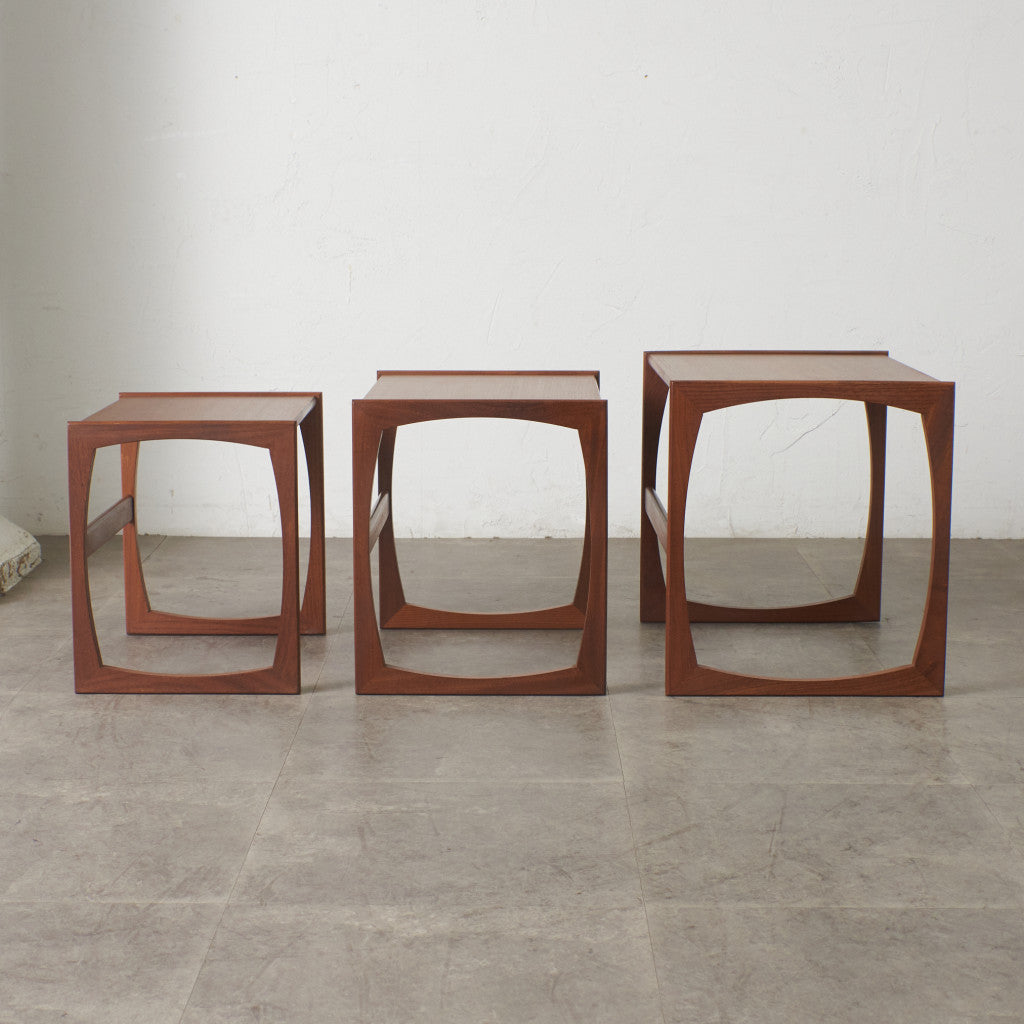 Quadrille ヴィンテージ ネストテーブル