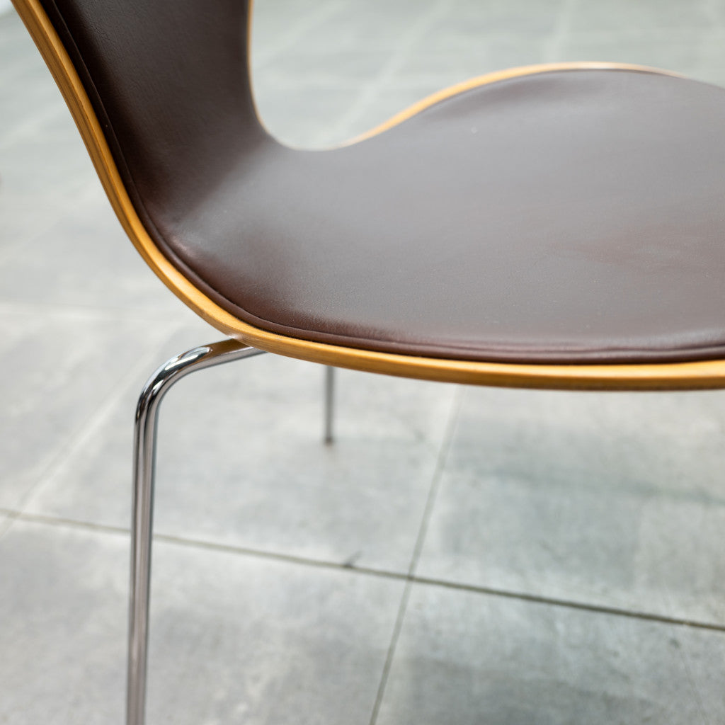 セブンチェア / フロントパディング