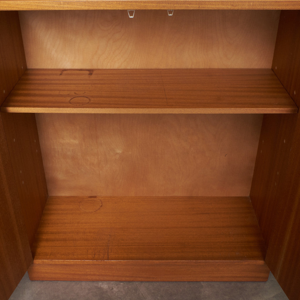 Cumbrae ヴィンテージ ガラスキャビネット