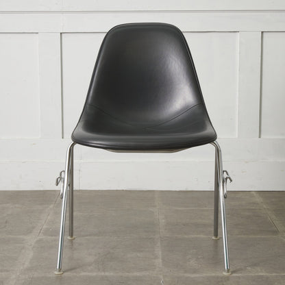 サイドシェルチェア スタッキングベース