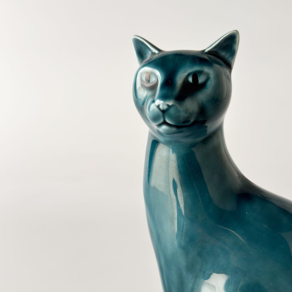 ヴィンテージ 猫のフィギュリン