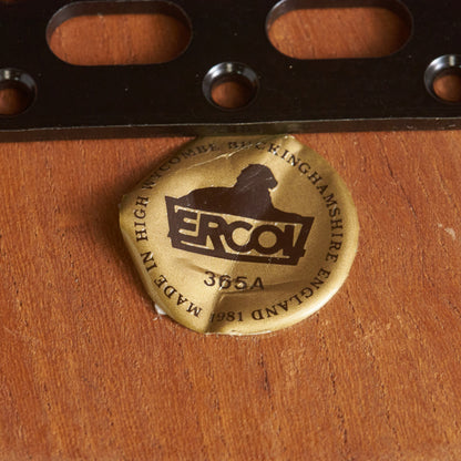 ヴィンテージ クエーカーアームチェア/ラウンドゴールドラベル