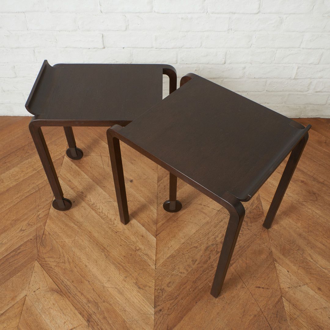ネストテーブル