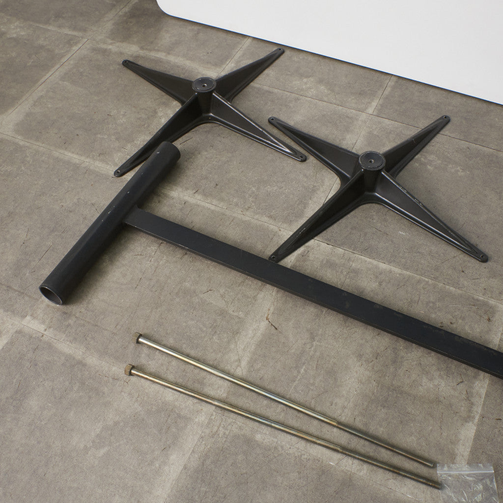 イームズ コントラクトベース ミーティングテーブル