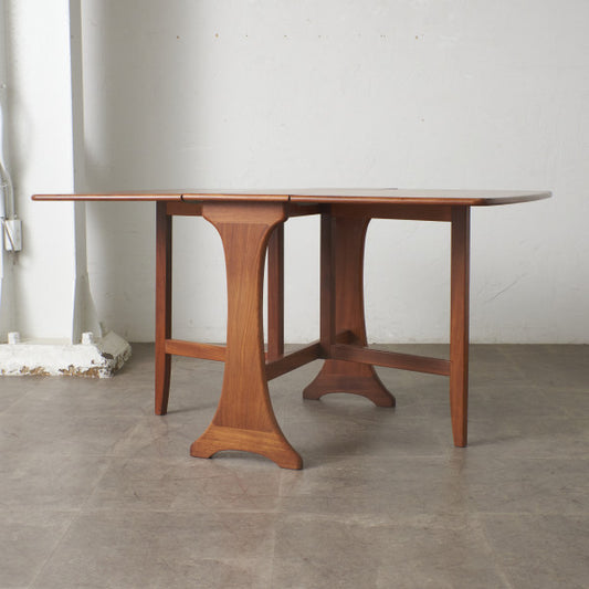 Fresco ドロップリーフゲートレッグテーブル