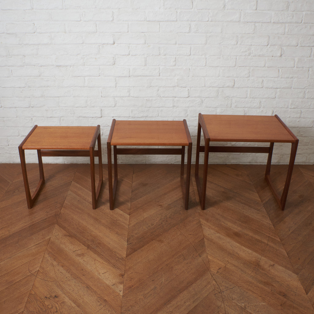 Quadrille ヴィンテージ ネストテーブル