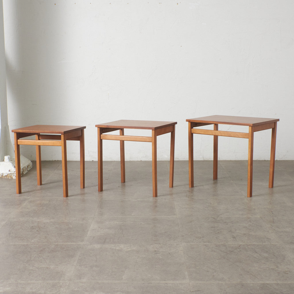 英国ヴィンテージ ネストテーブル