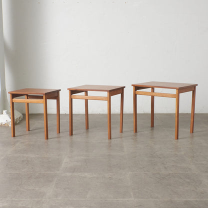 英国ヴィンテージ ネストテーブル