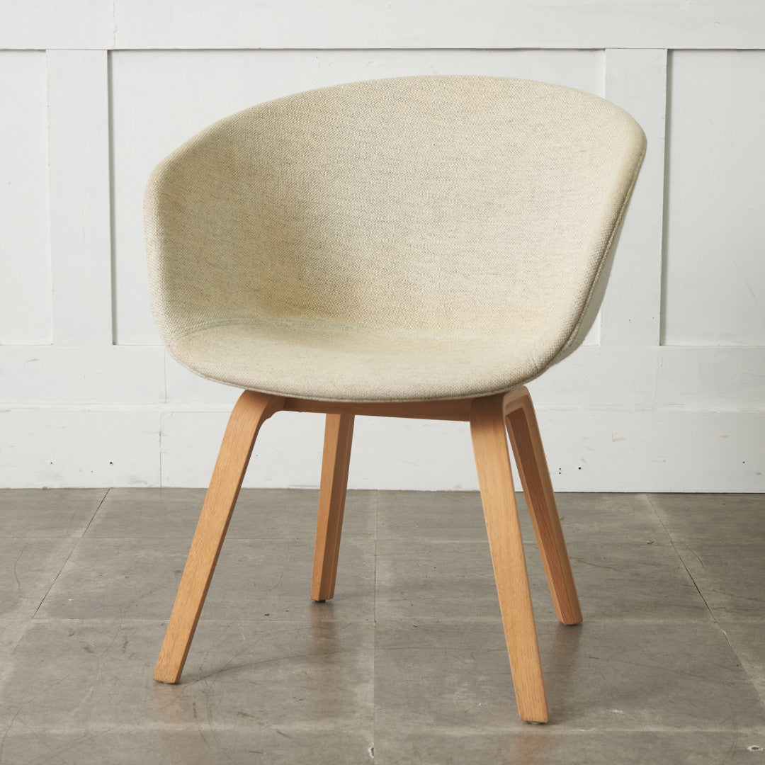 ABOUT A CHAIR アバウト ア チェア