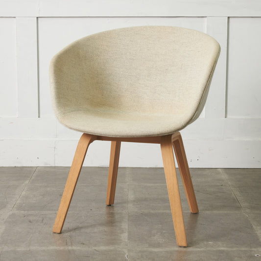 ABOUT A CHAIR アバウト ア チェア