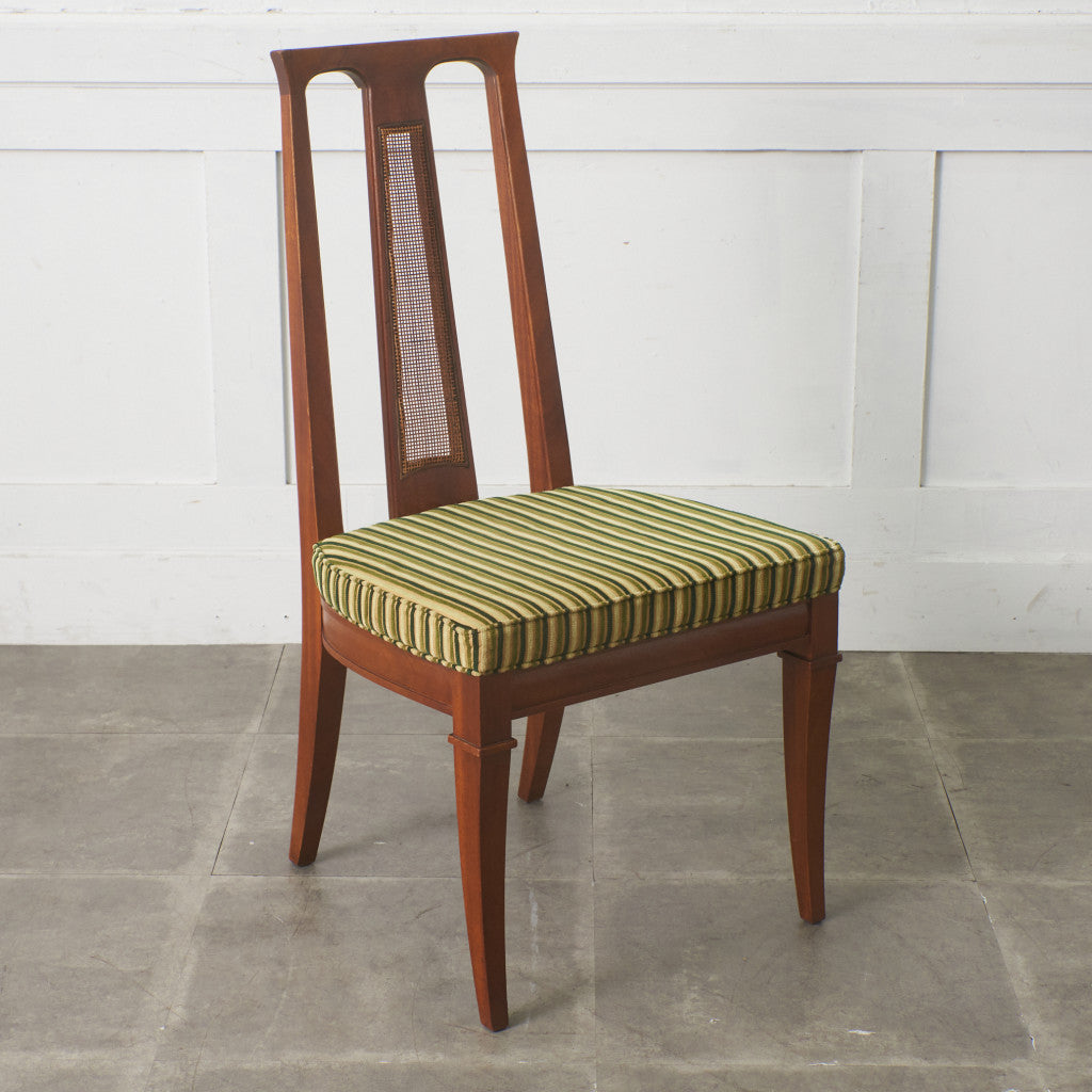 TRIUNE サイドチェア