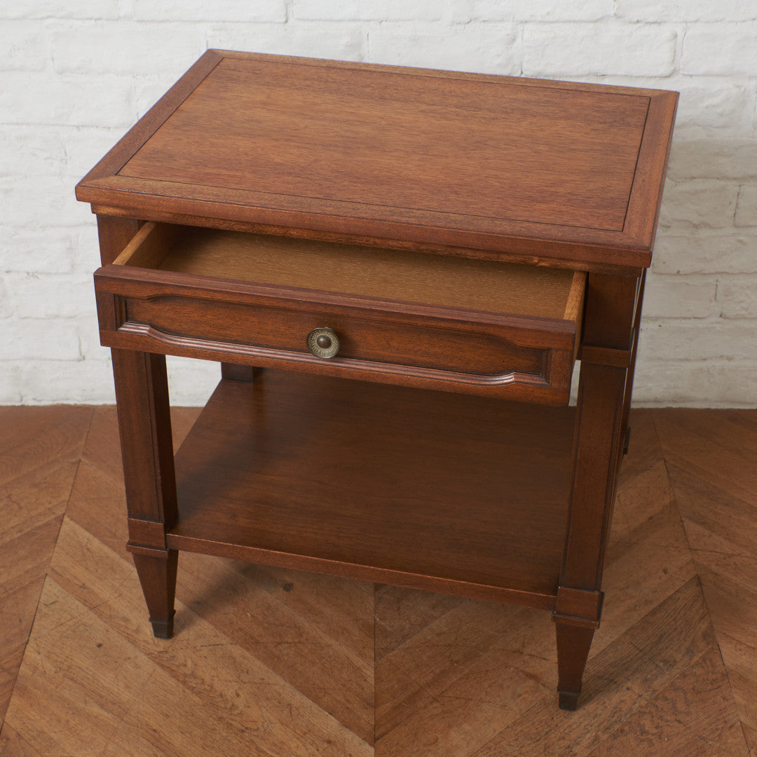 TRIUNE ナイトテーブル – rocca rocca