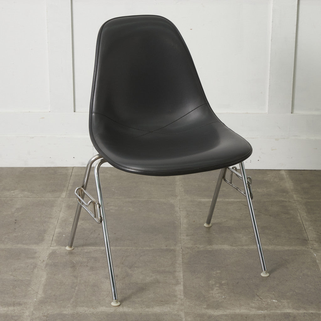 サイドシェルチェア スタッキングベース