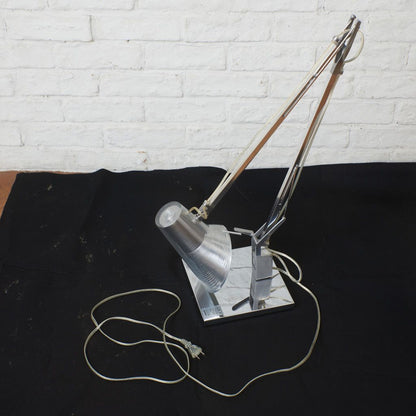 KELVIN T ADJUSTABLE デスクライト