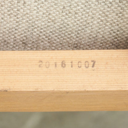 ABOUT A CHAIR アバウト ア チェア