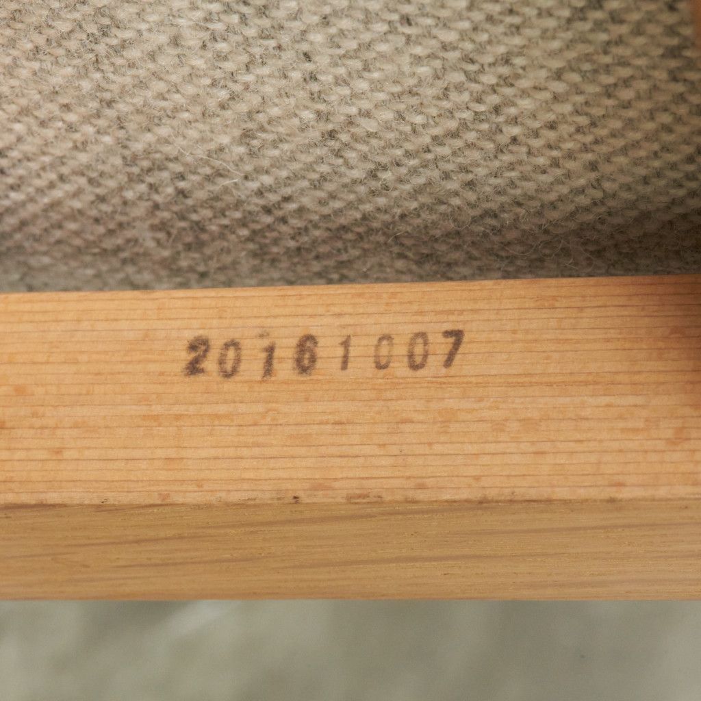 ABOUT A CHAIR アバウト ア チェア