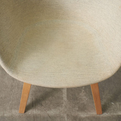ABOUT A CHAIR アバウト ア チェア