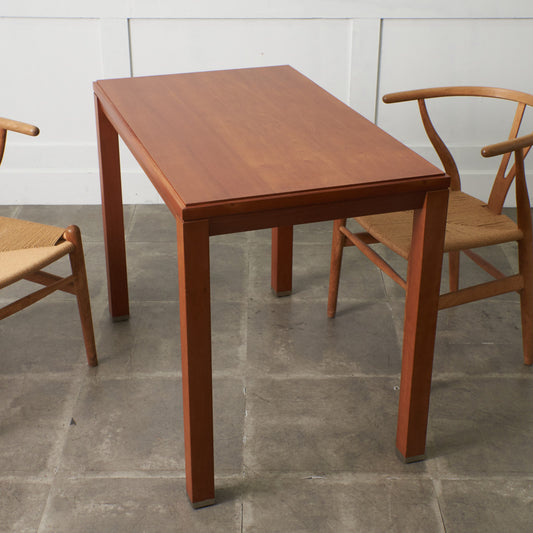 ダイニングテーブル